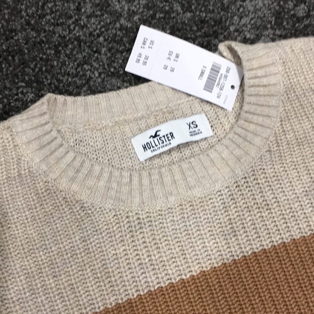 Color Block Crewneck Sweater - Picture 5 of 8